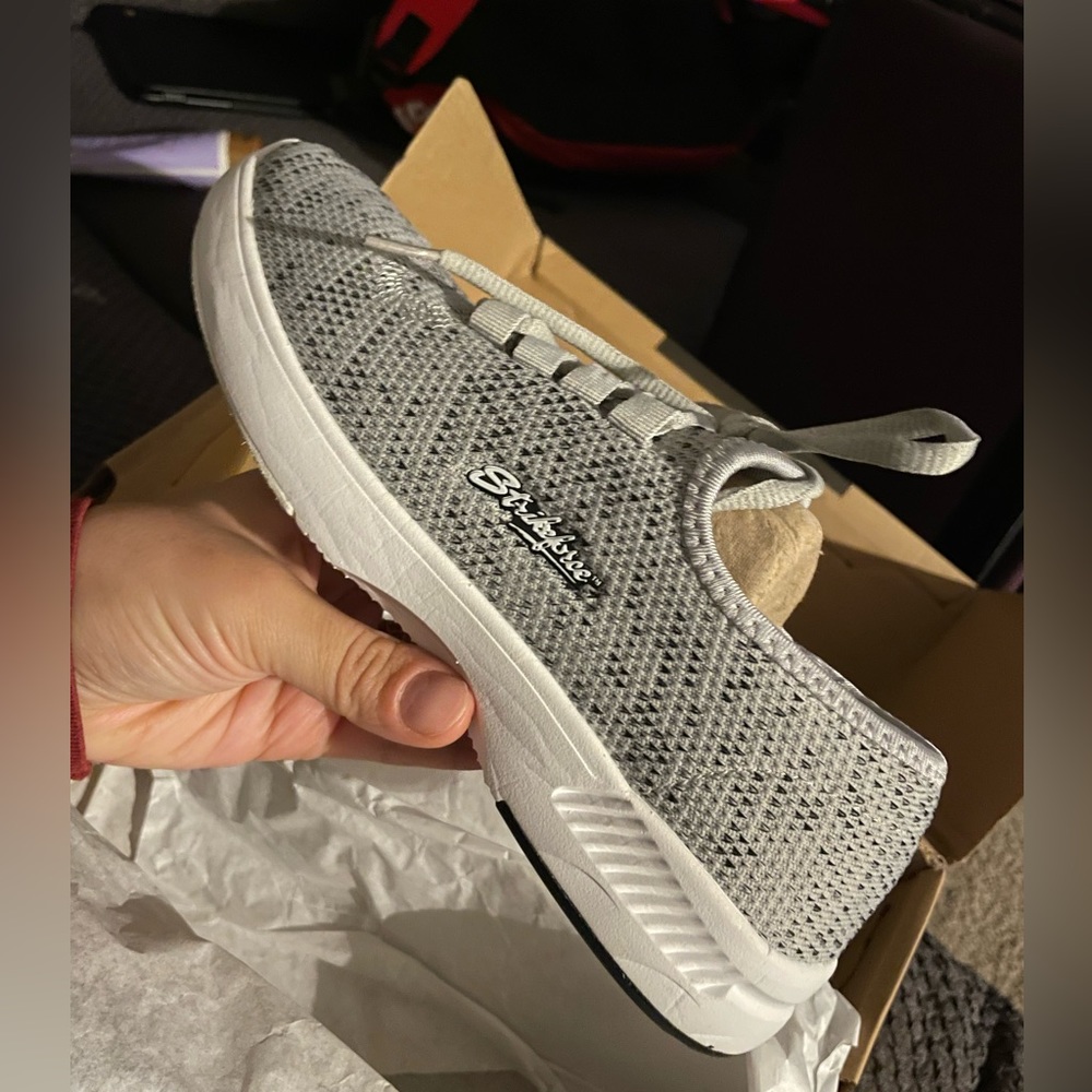 STRIKEFORCE LIGHTWEIGHT BOWLING SHOES